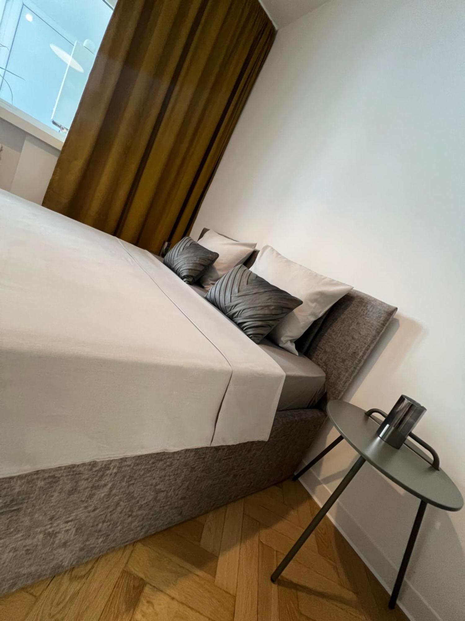 Bucharest City Center Apt Victoriei St Exteriér fotografie